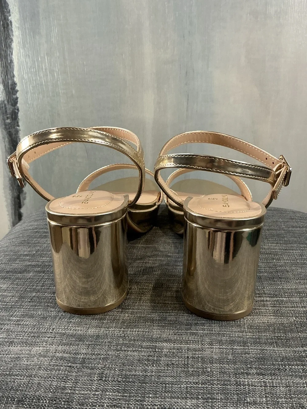 NIB Bandolino Gold Pennie3 Metallic Platform Block Heel Sandals Size 11